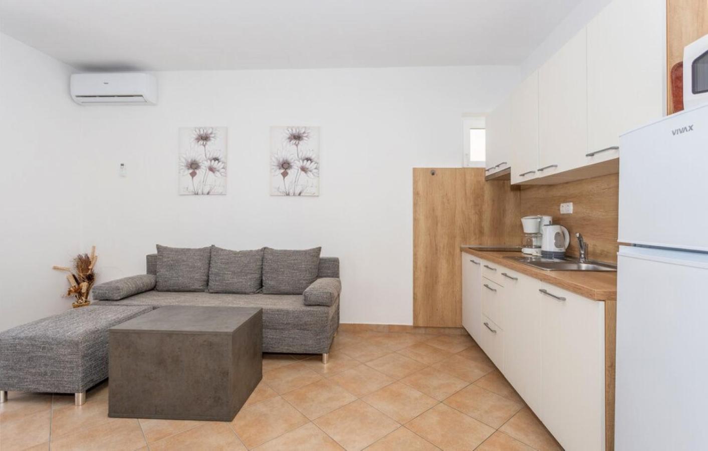 Guest House Lucija Banjol Room photo